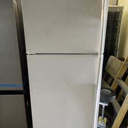 MAYTAG TOP FREEZER REFRIGERATOR APARTMENT DIZE