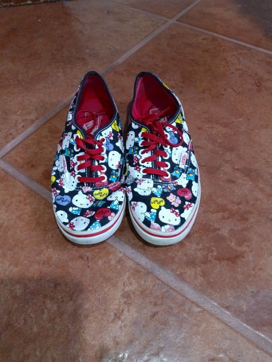 VANS HELLO KITTY SHOES. SIZE 4 GIRLS 