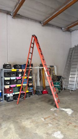 Fiberglass Step Ladder 12’