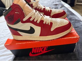 Air Jordan 1 Retro High OG "Chicago Lost & Found