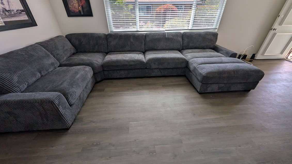 New 5 Piece Modular Sectional Couch! Multiple Configurations! Free Delivery 🚚! Free Assembly!