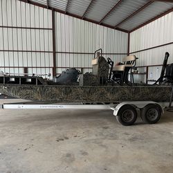 Custom aluminum flounder boat
