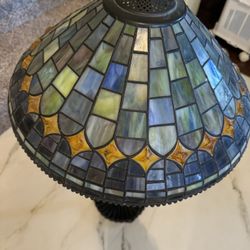 Quoizel  Vintage Stained Glass Desk Lamp Tiffany Style 