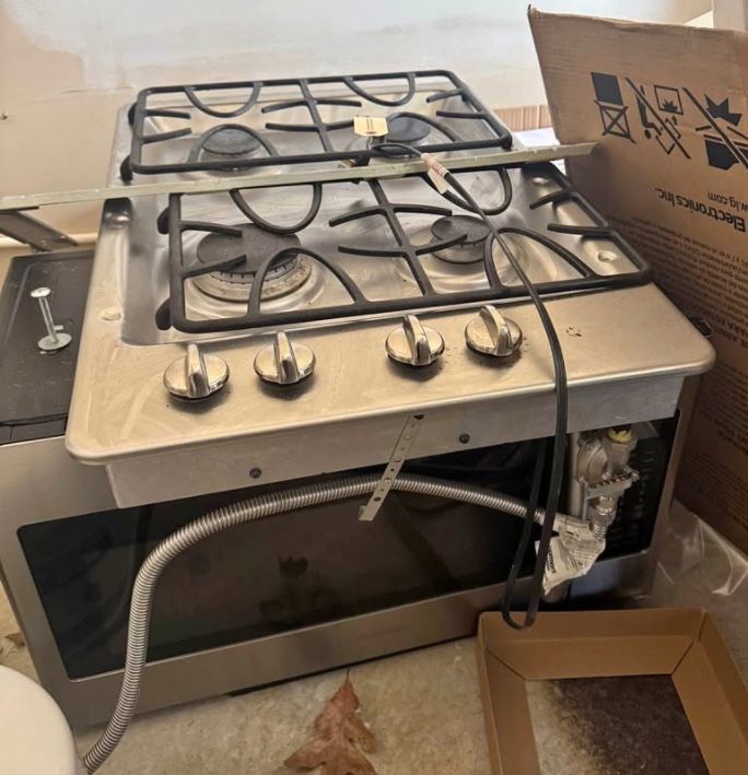 Gas Stove & Microwave