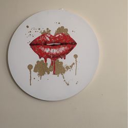 Lips Frame 
