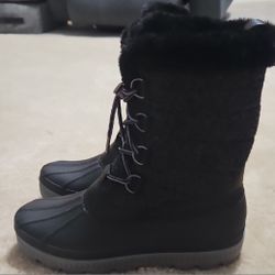 Insulated And Waterproof Winter Boots