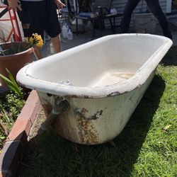 Vintage 1923 Claw Foot 66” Cast Iron Tub 