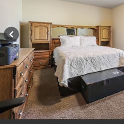 Solid Oak Bed Set With Dresser