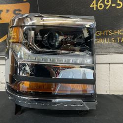 CHEVY SILVERADO 1500 RH HEADLIGHT 2016-2018 OEM