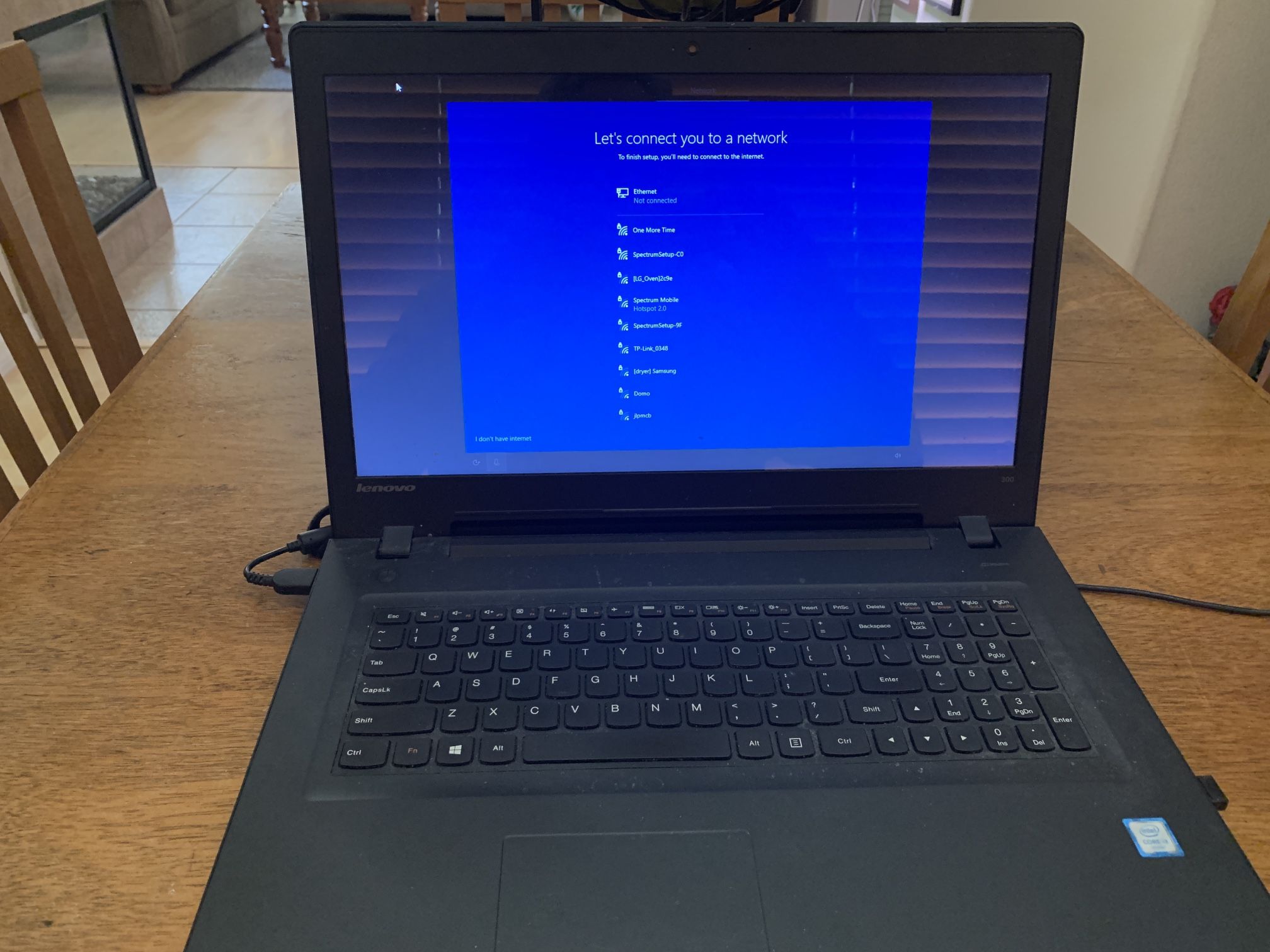Lenovo Ideapad 300-17ISK Laptop- 17' screen 8Gig ram/SSD hard drive