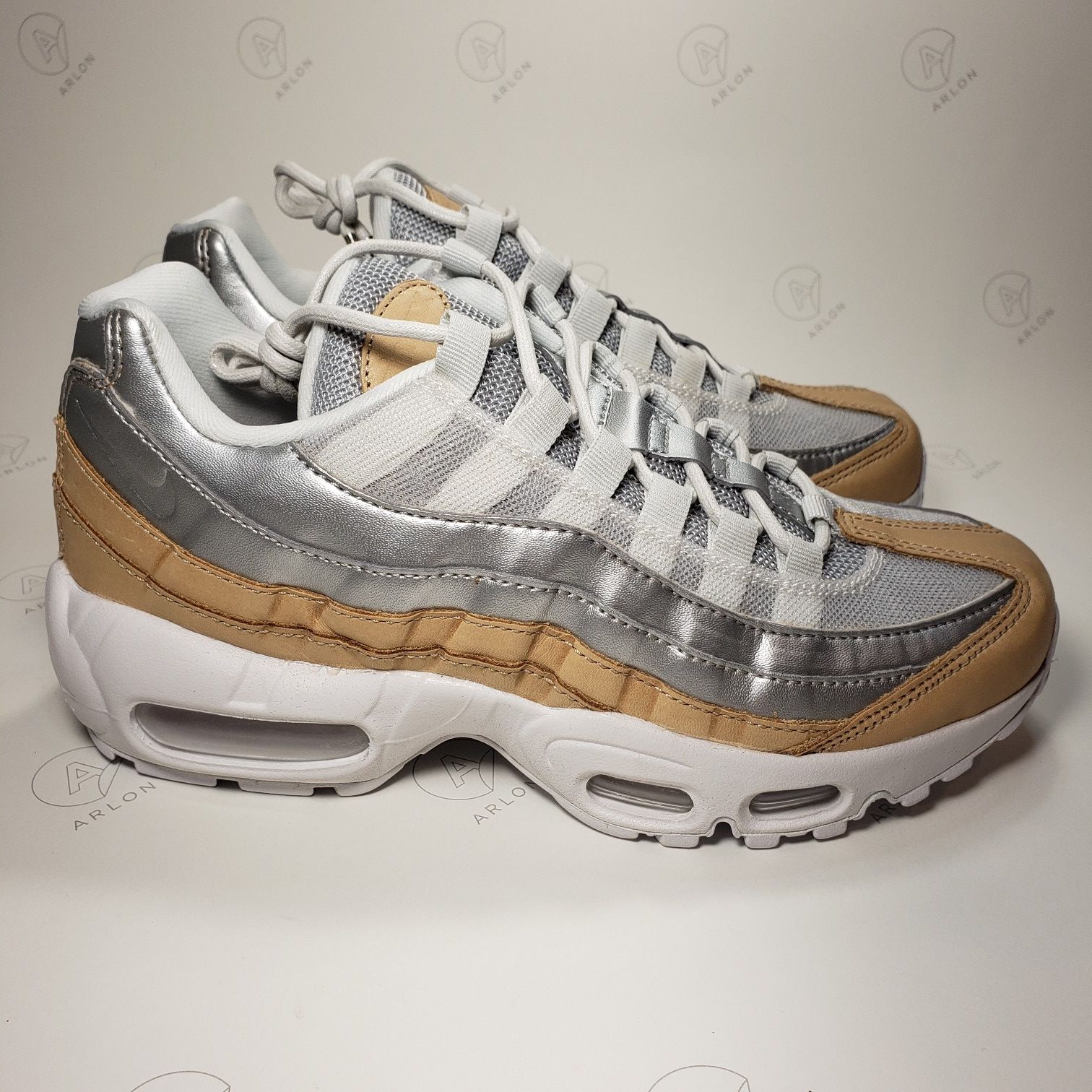 Nike Womens Air Max 95 SE Pure Platinum Silver Premium Shoes Size