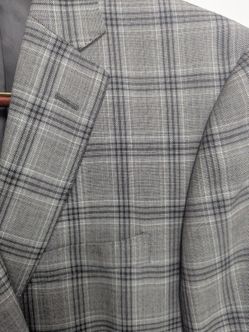 Men's sport coat by JP Bridges 100% wool size 40 regular two button color gray houndstooth plaid new without tags