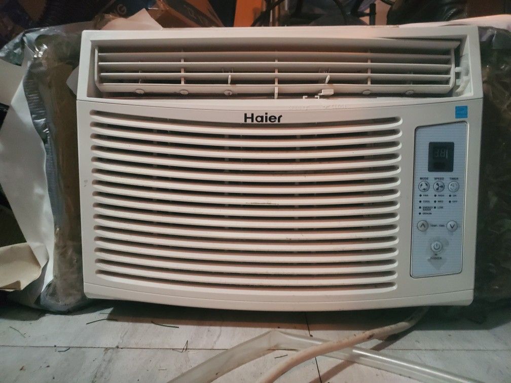 Window 10,000btu ac and portable 8,000btu ac with remote Control