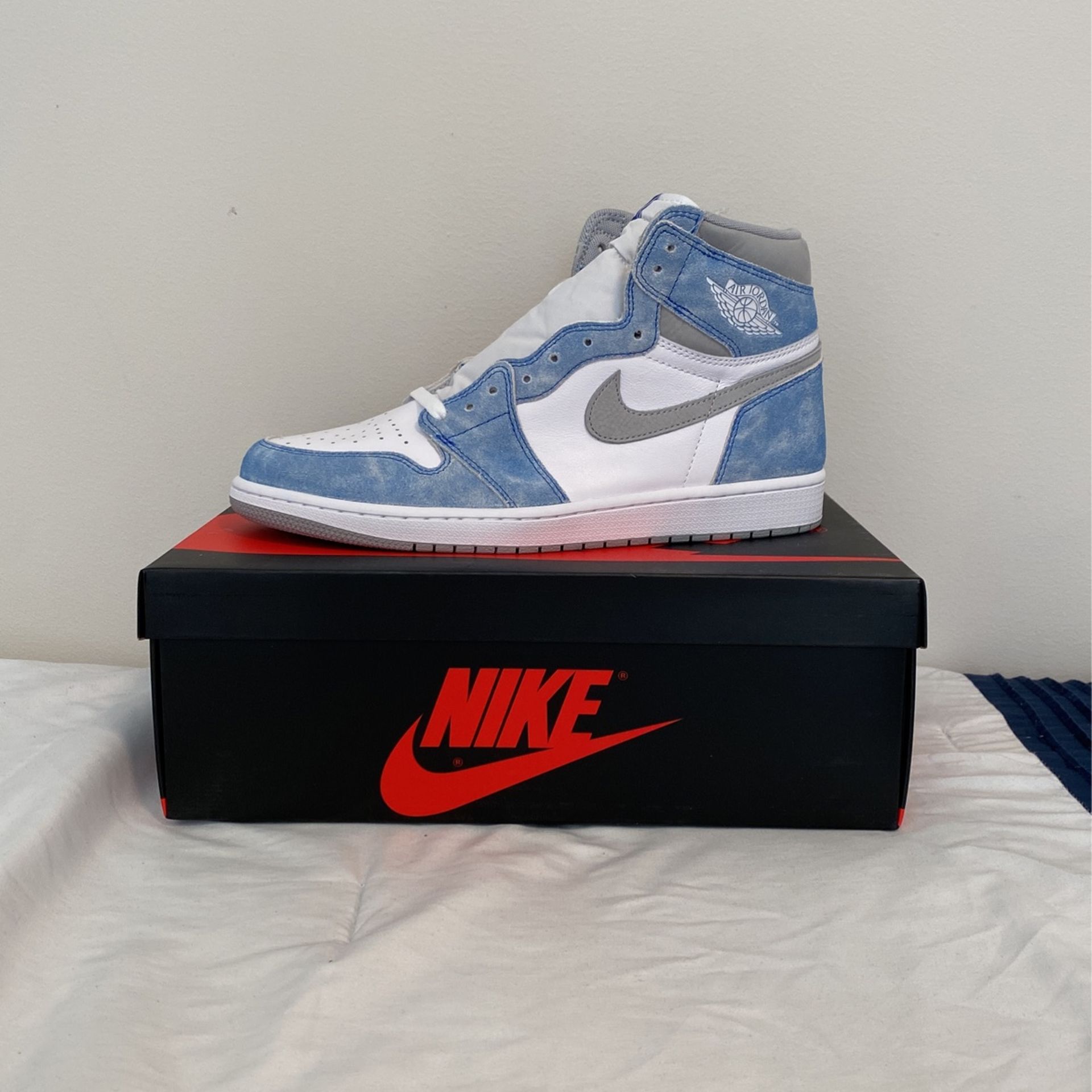 Jordan Retro 1 “Hyper Royal”