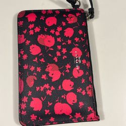  Coach  Wristlet 