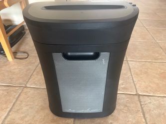 ROYAL 12 Sheet Cross-Cut Paper Shredder
