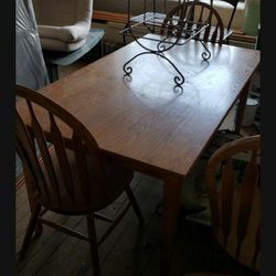 Maple Wood Kitchen Table w/ 6 Chairs