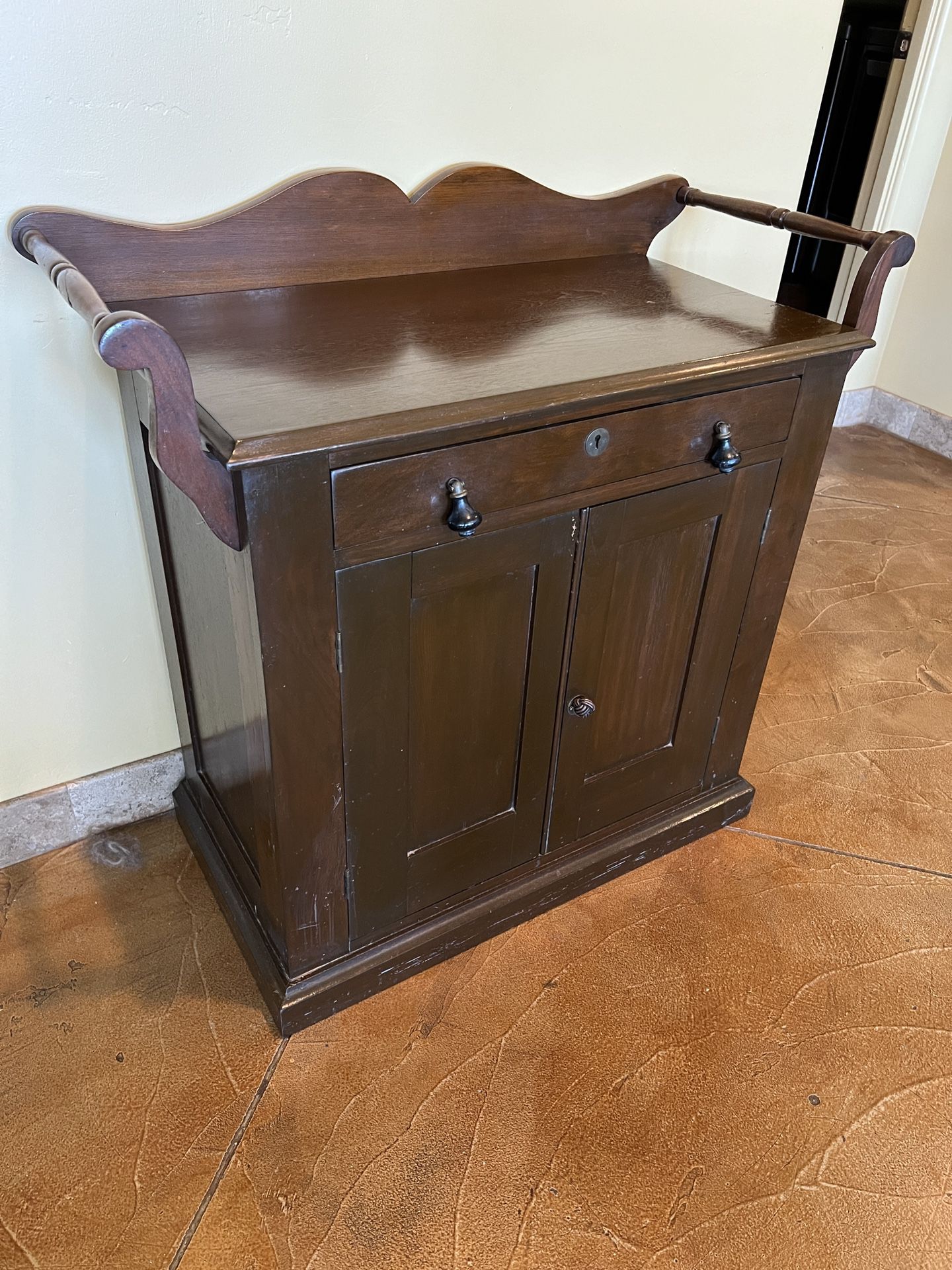 Antique Washstand / Wash Table