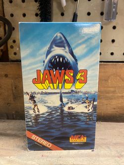 Jaws 3 on vhs
