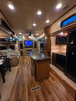 Rv 2011 fifth wheel
