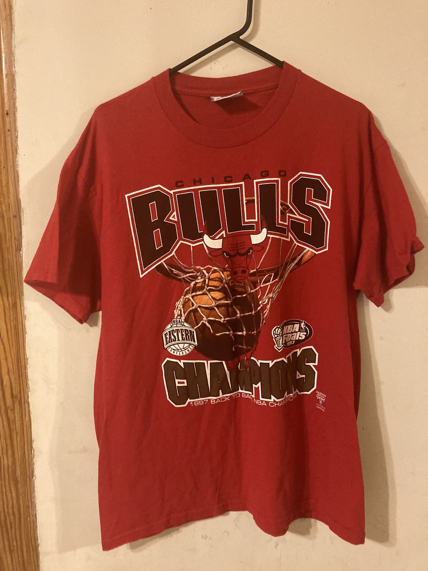 Retro Bulls T Shirt for Sale in Chicago, IL - OfferUp