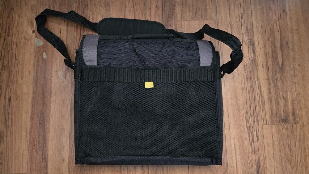 Targus Messenger Bag/Shoulder Bag - Main Image