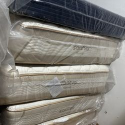 Luxury Saatva & Tempur-Pedic Mattresses – 50-80% Off!     •    Brand New, Minor Blemishes (Nothing That Affects Comfort)     •    King, Queen, Full, T