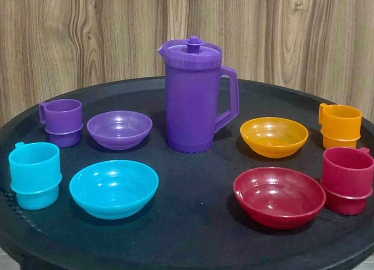 Tupperware Party Set