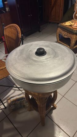 Kloc cast Aluminum Jumbo Pot 18 Wide
