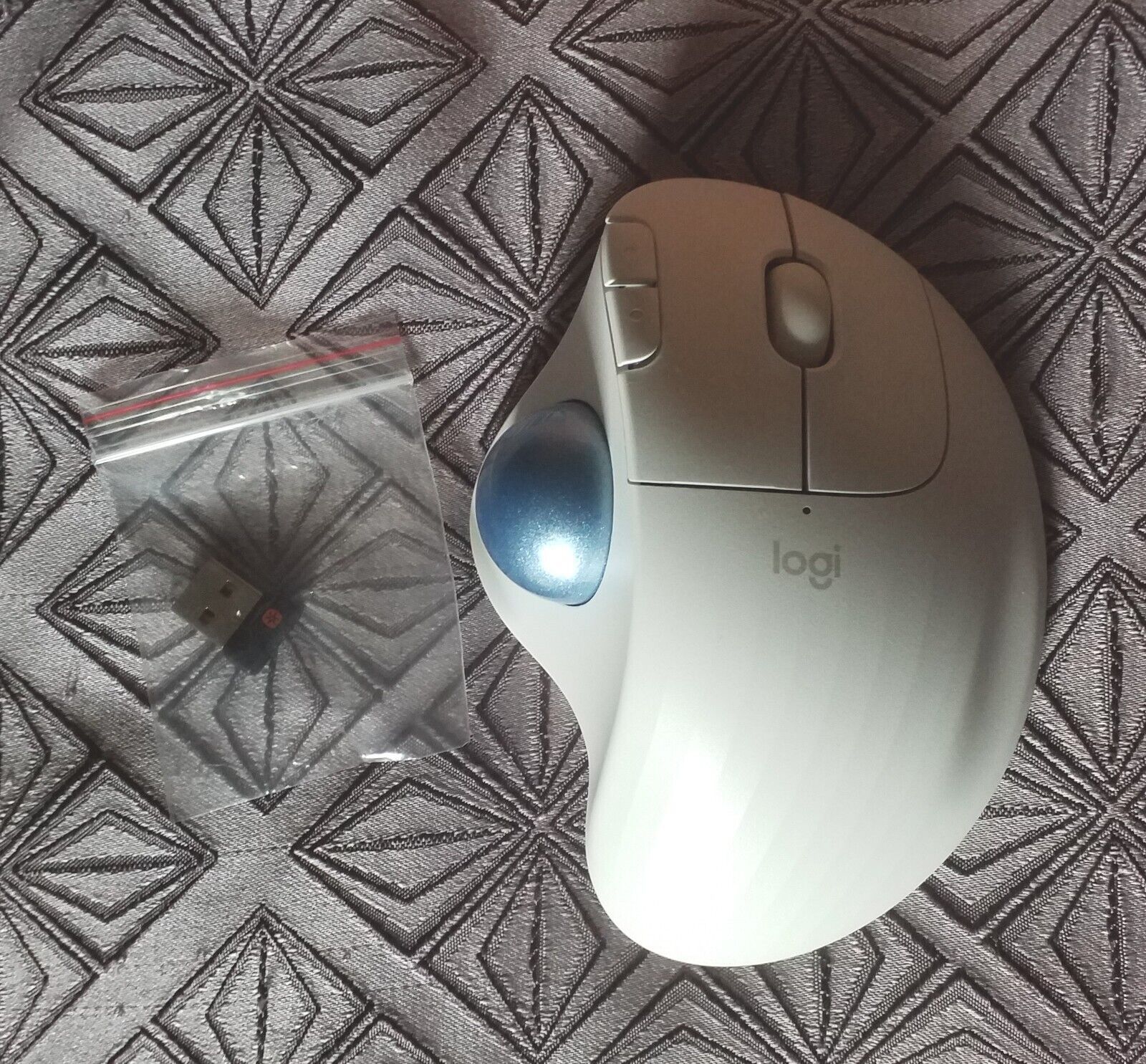 Logitech Ergo M575 Wireless Trackball - Off White