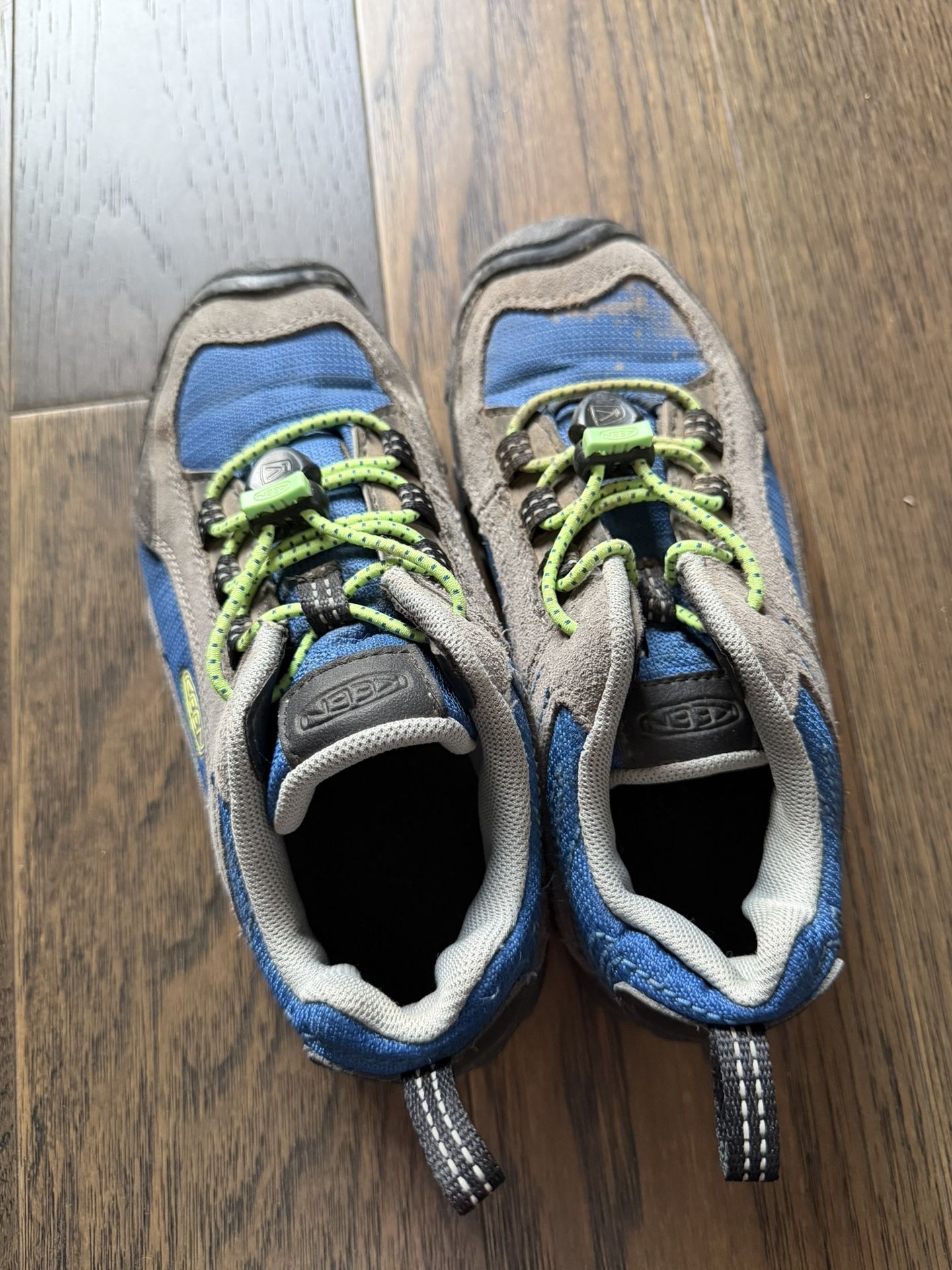 KEEN hiking Shoes, Kids Size 2