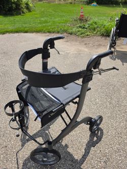 Drive Medical F-22  Rollator