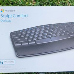 Microsoft Sculpt Comfort- Desktop Wireless Keyboard And Mouse! Brand New. 
