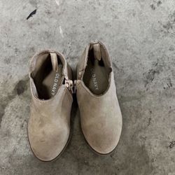 Zapatos Para Niñas Size 5 En Buenas Condiciones$5