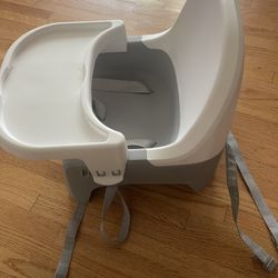 Baby booster seat with tray