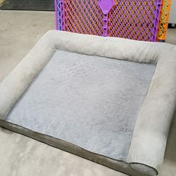 Large Soft Pet Bed 32 In X 40 In Bolsters On Three Sides Cash Only Please