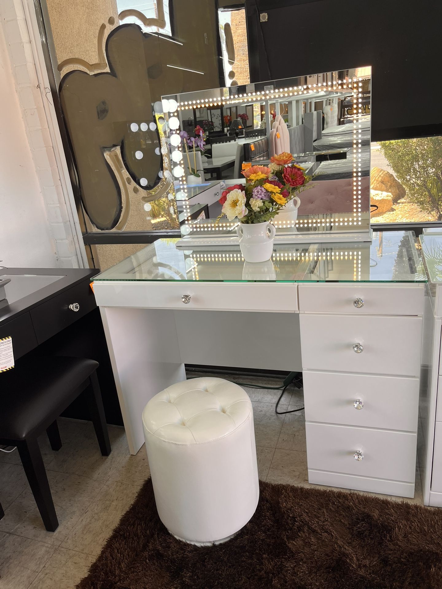 Vanity Table Glossy White Great Quality + Mirror With Lights Bluetooth And Speakers