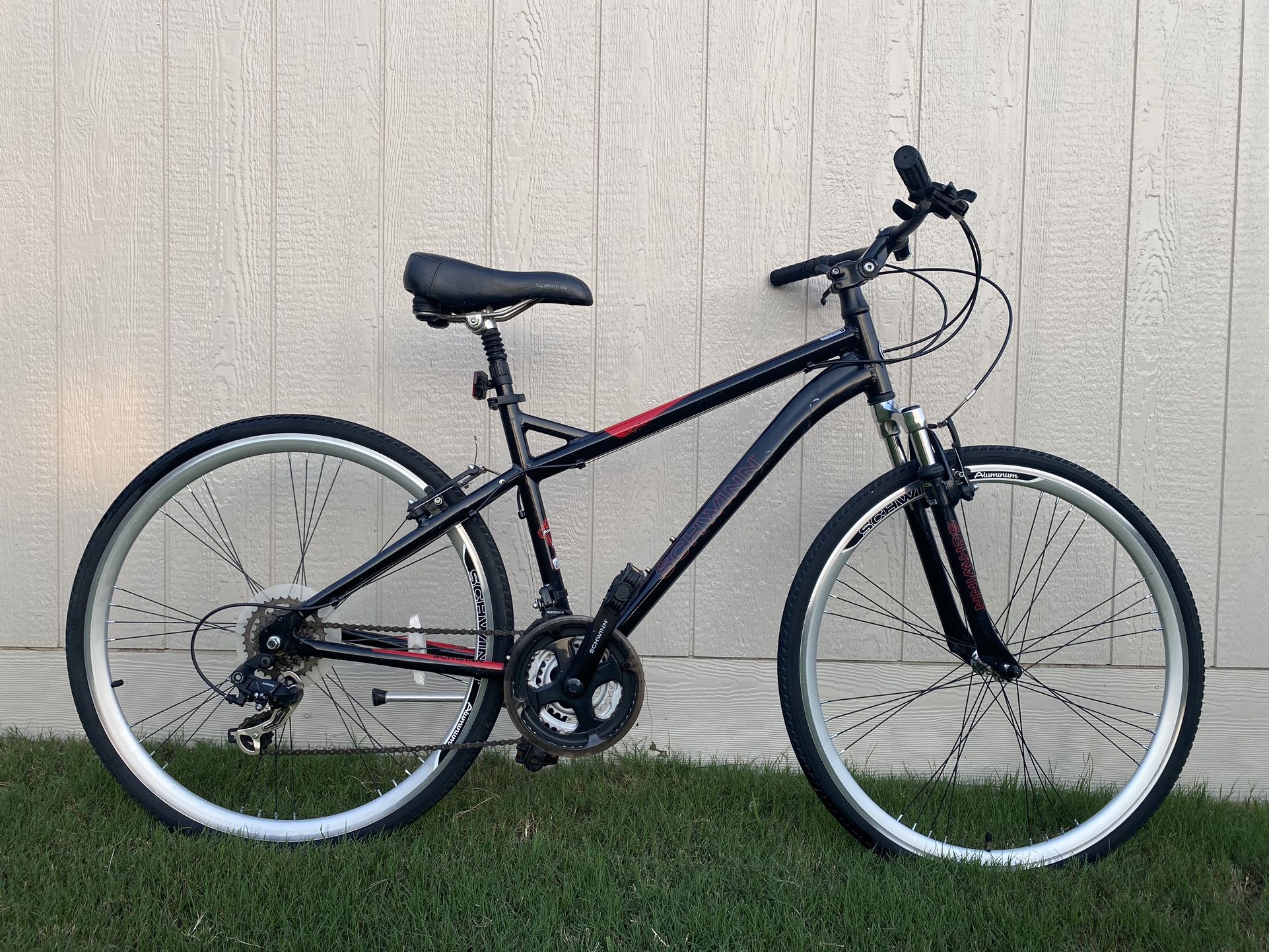 Schwinn Siro Comfort Hybrid Bicycle