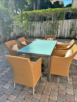 Imported Outdoor Dining Set from Spain Seats 6 - High-quality -poly ratan