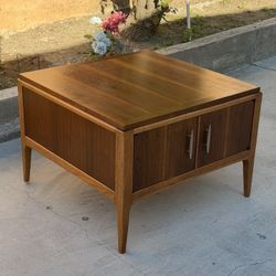 Paul McCobb Style Lane Rhythm Mid Century Walnut Nightstand Side End Table