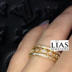 New 18k Yellow Gold Wedding Ring Set 