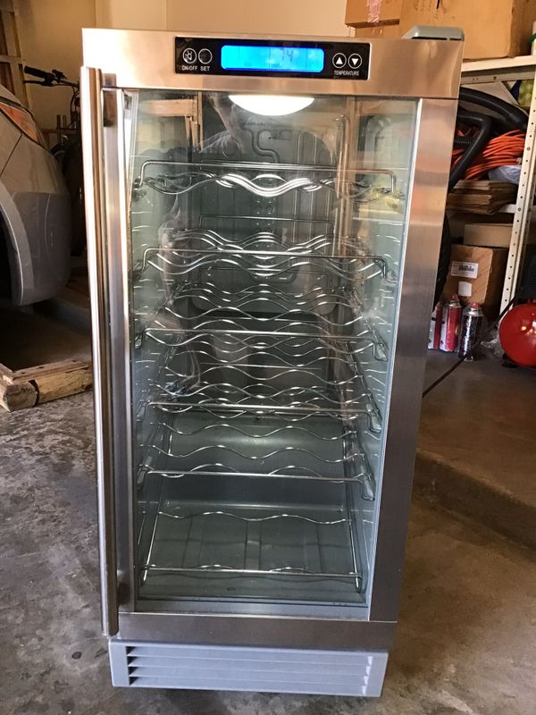 Everstar HDWC35 wine cooler for 28 bottles for Sale in Dallas, TX OfferUp