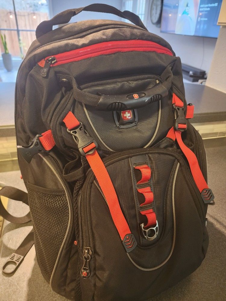 Wenger Maxxum 16 inch Laptop Backpack - Black/Red