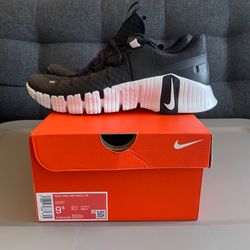 Size 9.5 - Nike Free Metcon 5 TB Black White FN6616-002 Men’s Shoes Gym Running