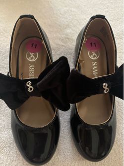 Girls shoes