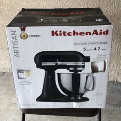 KitchenAid Tilt-Head Stand Mixer