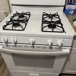 GE Gas stove & refrigerator