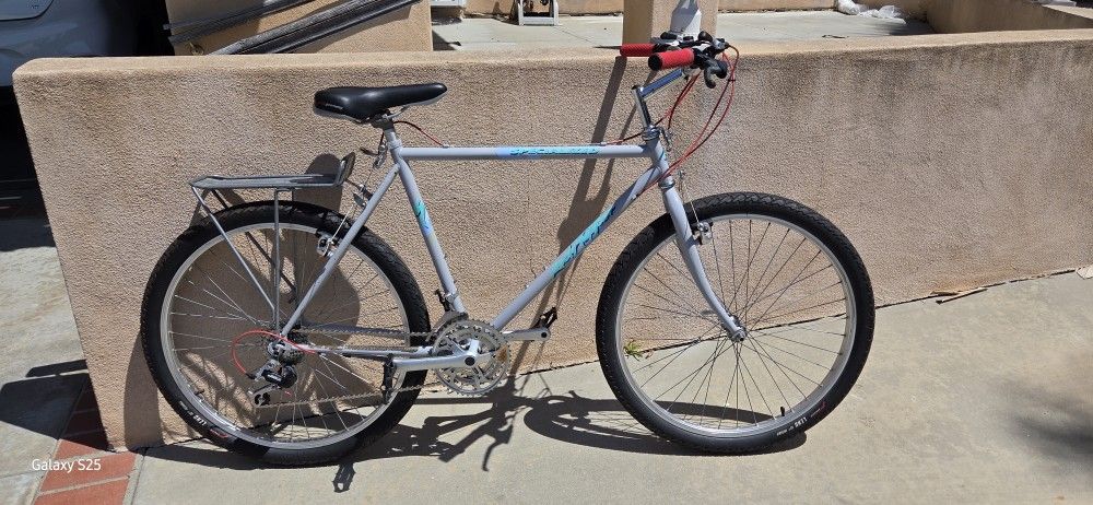SPECIALIZED VINTAGE " ROCKHOPPER" MTB