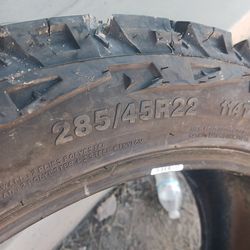 Tires 285/45/r22
