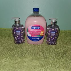 2 Lavender Bloom 11.5oz/1 Coconut & Hibiscus 50oz Softsoap Hand Soap